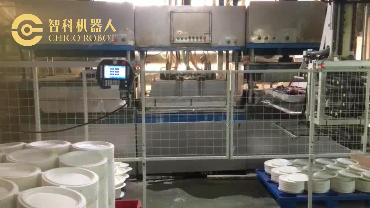 Manipulator of high efficiency paper tableware forming machine with mold transfer